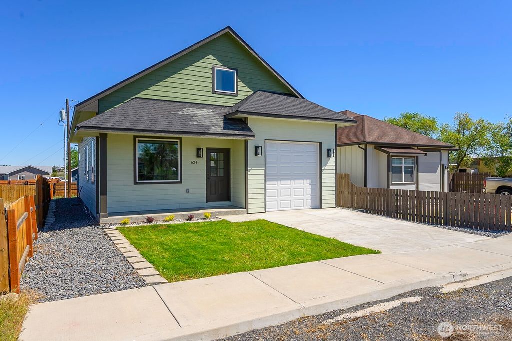Photo of 624 Aster Street S, Soap Lake, WA 98851 (MLS # 2514941)