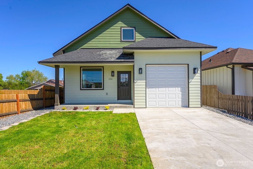 Photo of 624 Aster Street S, Soap Lake, WA 98851 (MLS # 2514941)