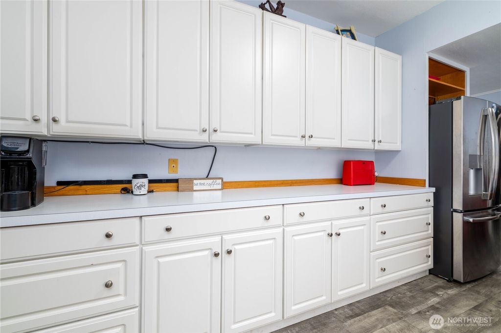 Photo of 301 Sunset Drive, Hoquiam, WA 98550 (MLS # 2464866)