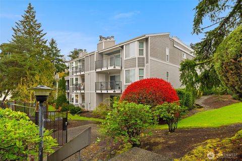 Photo of 4202 Factoria Blvd Blvd SE #D2, Bellevue, WA 98006 (MLS # 2481555)