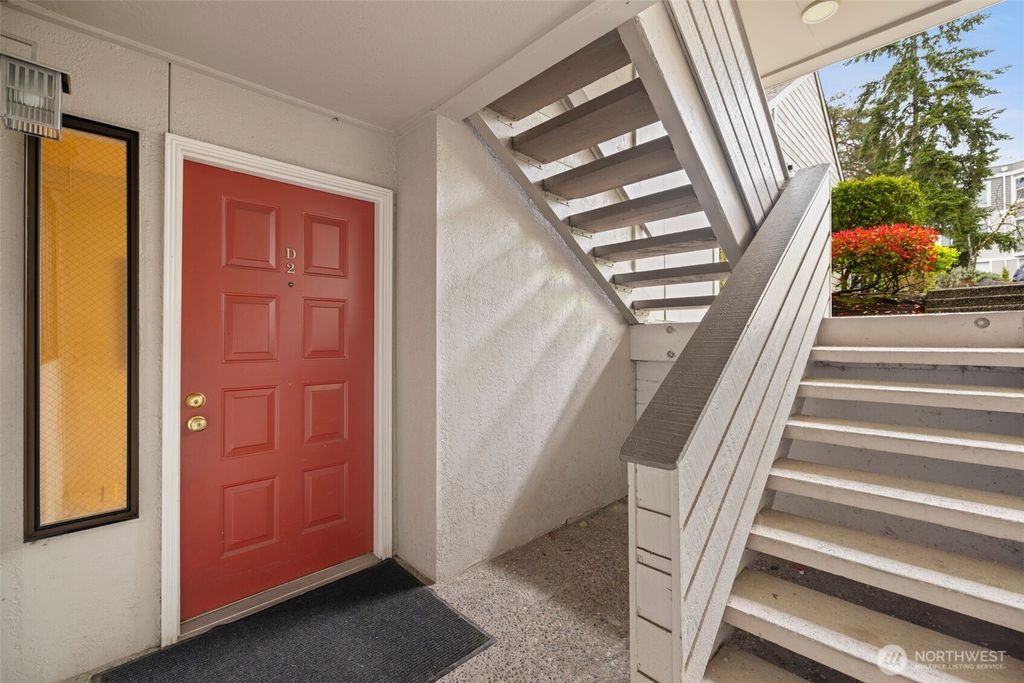 Photo of 4202 Factoria Blvd Blvd SE #D2, Bellevue, WA 98006 (MLS # 2481555)