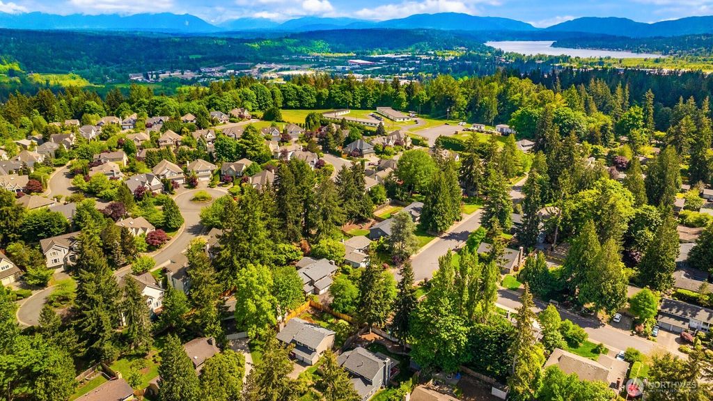 Photo of 17205 NE 98th Court, Redmond, WA 98052 (MLS # 2376235)