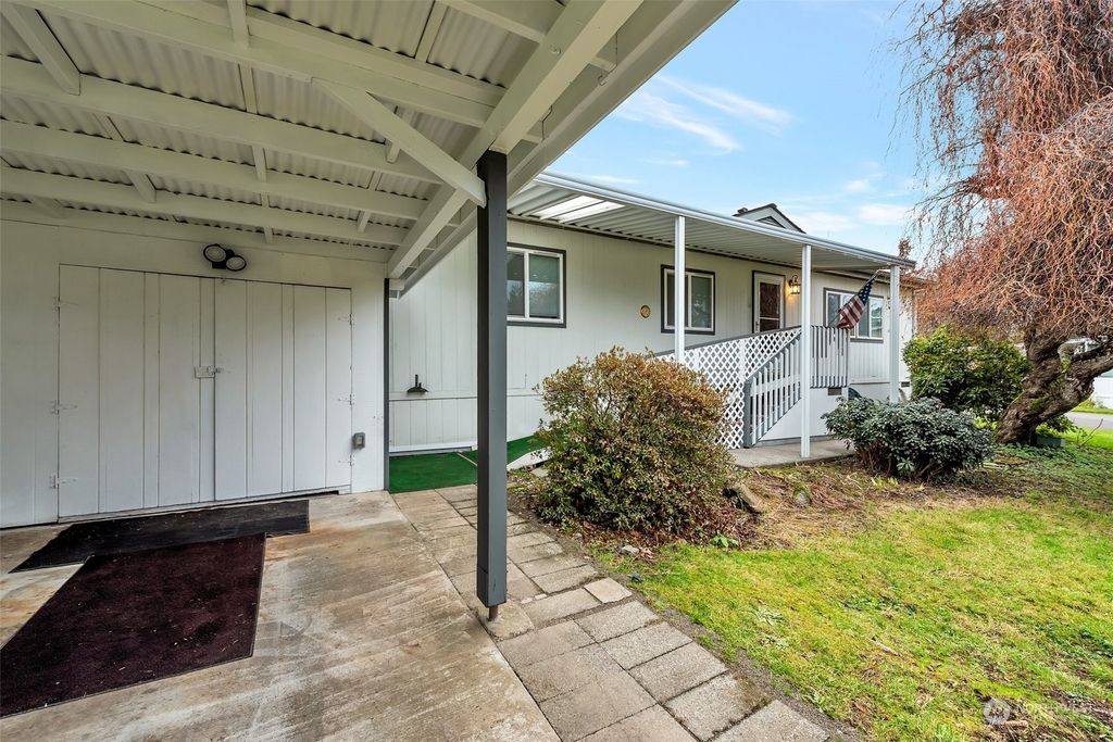 Photo of 21429 44th Avenue W #27, Mountlake Terrace, WA 98043 (MLS # 2187572)