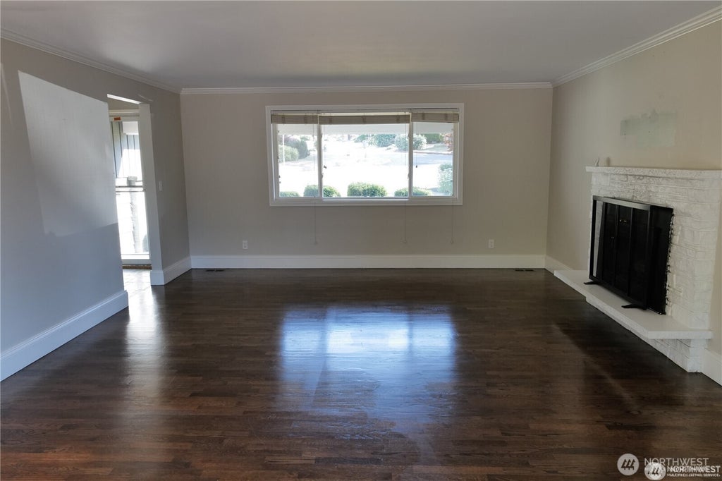 Photo of 11602 SE 49th Street, Bellevue, WA 98006 (MLS # 2591287)