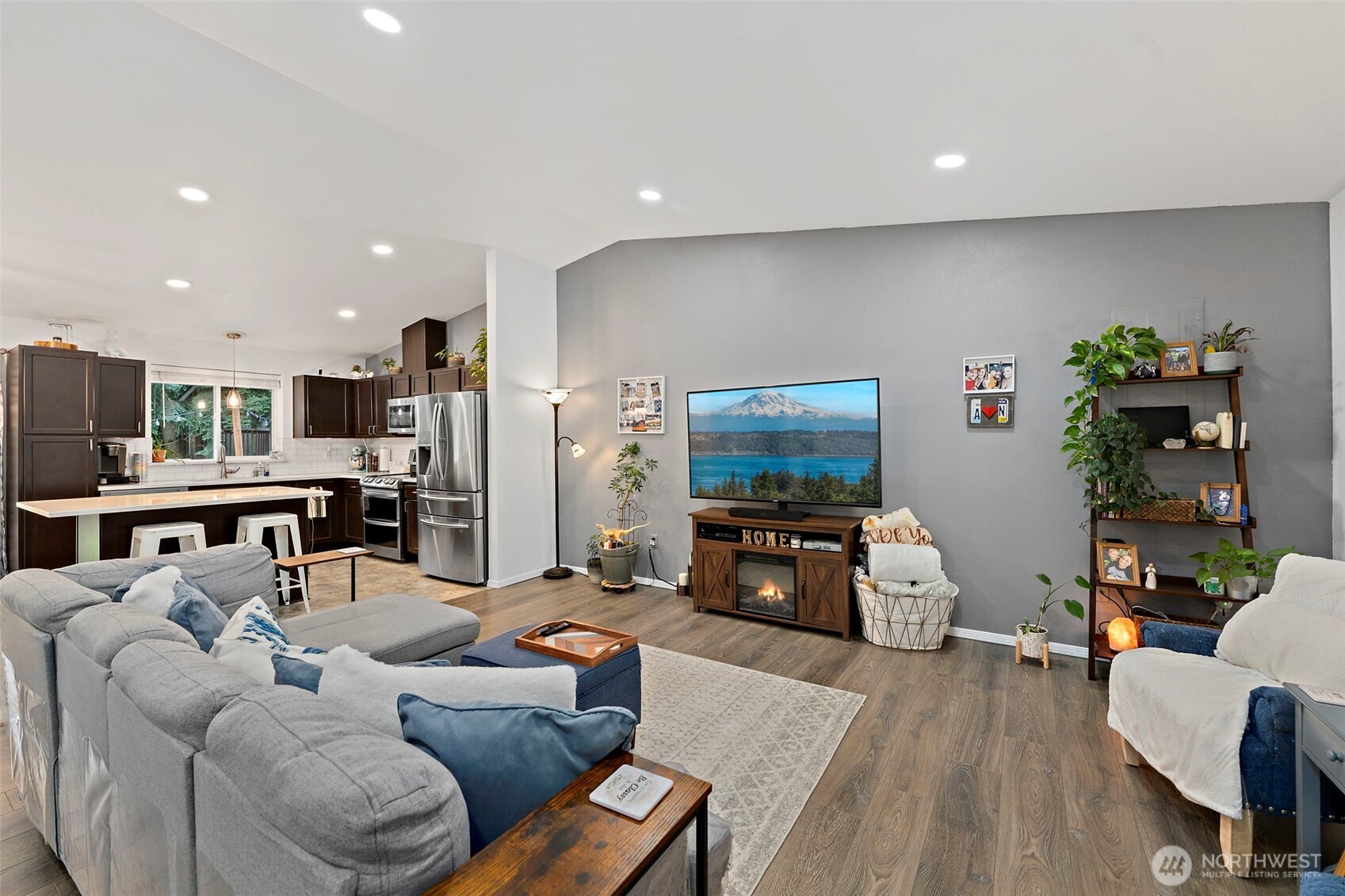 20810 Bonanza Drive E