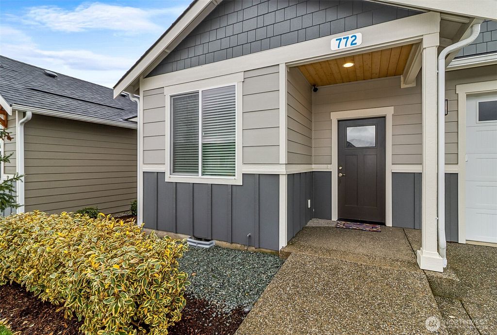 Photo of 772 Parkland Loop, Sedro Woolley, WA 98284 (MLS # 2495315)