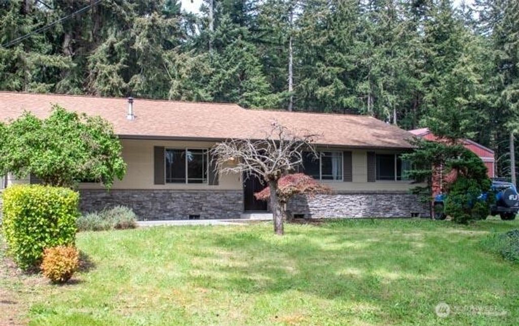 Photo of 9844 173rd Avenue SW, Rochester, WA 98579 (MLS # 2514318)