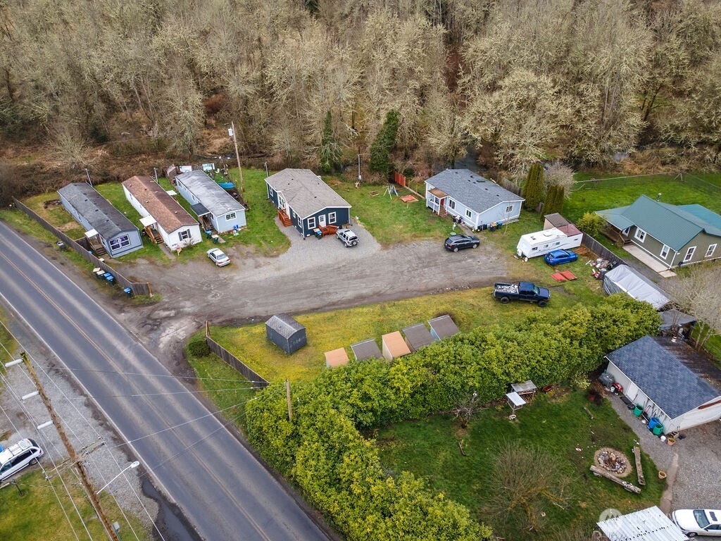 1098 Old Highway 99 S