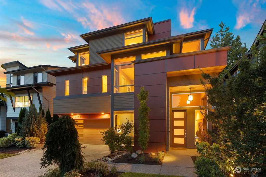 Photo of 8202 125th Place NE, Kirkland, WA 98033 (MLS # 2143987)