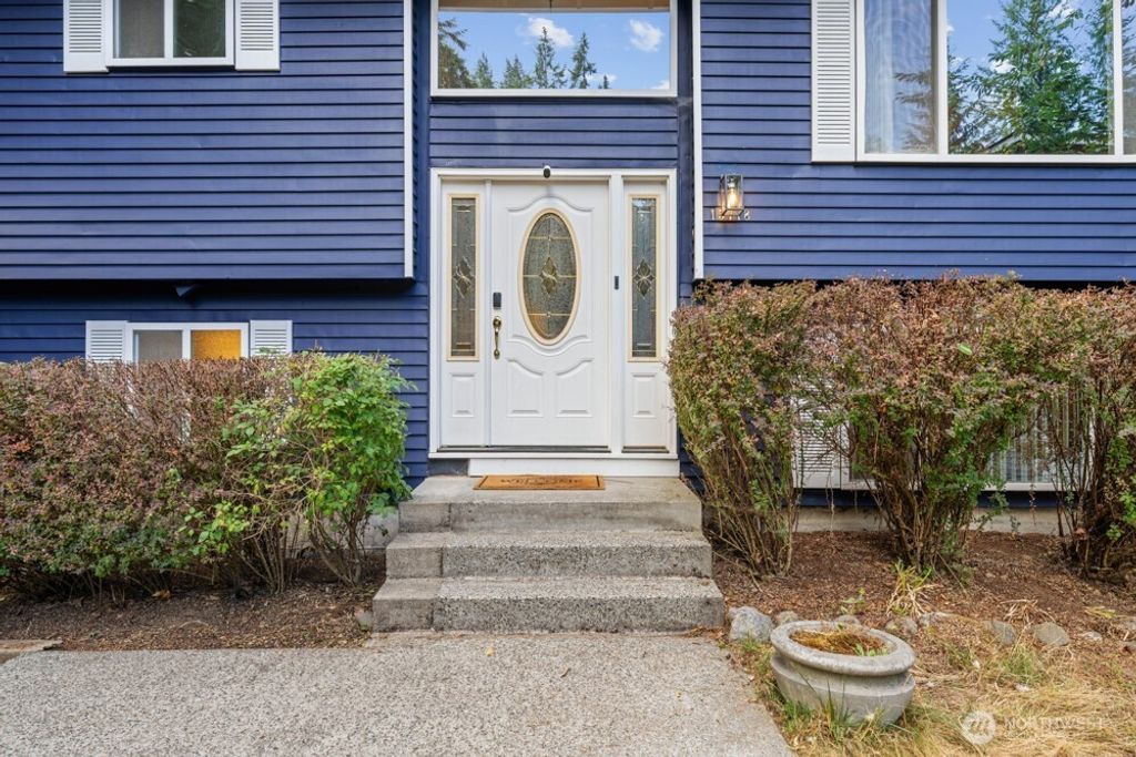 Photo of 15718 173rd Avenue NE, Woodinville, WA 98072 (MLS # 2421725)