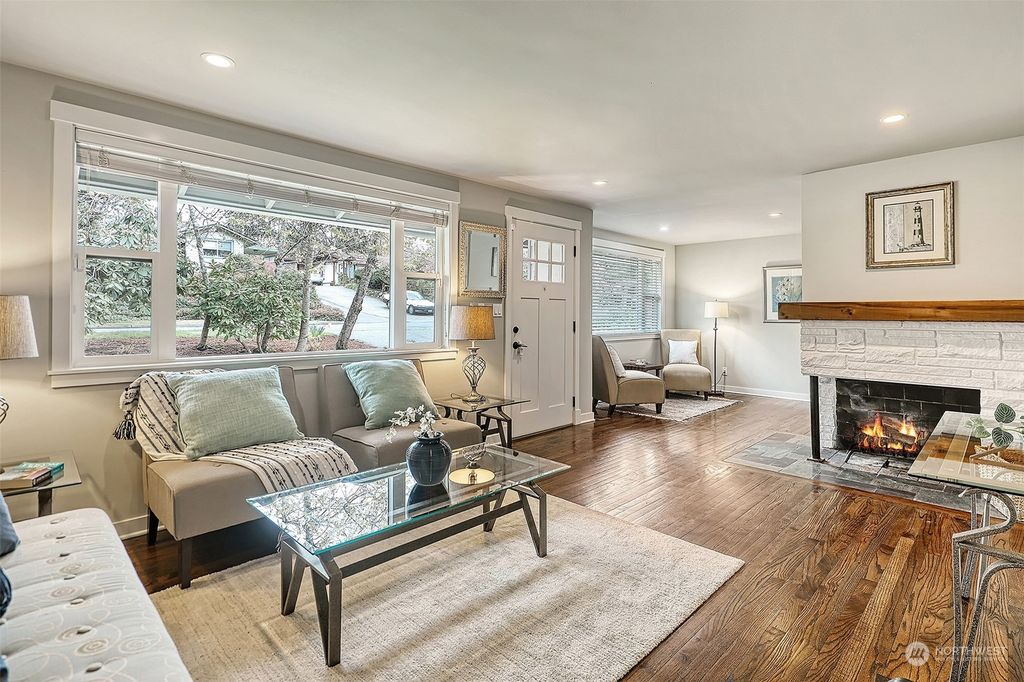 Photo of 17737 11th Avenue NE, Shoreline, WA 98155 (MLS # 2216654)