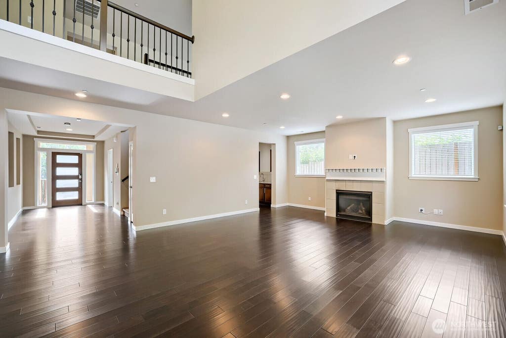 Photo of 944 SW 108th Street SW, Seattle, WA 98146 (MLS # 2535839)