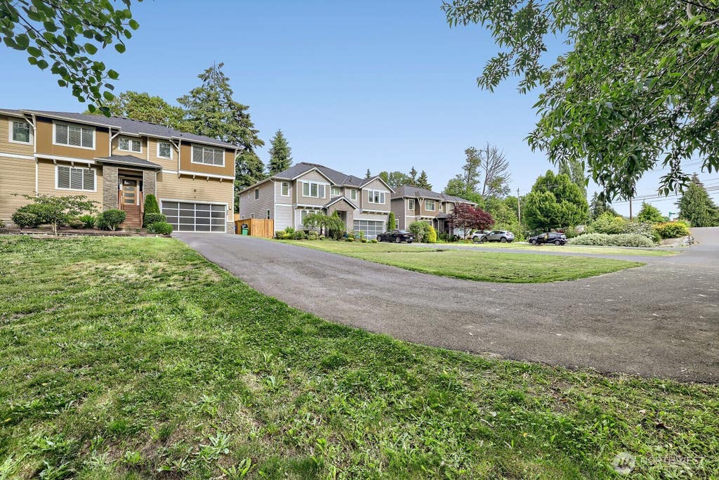 Photo of 944 SW 108th Street SW, Seattle, WA 98146 (MLS # 2535839)