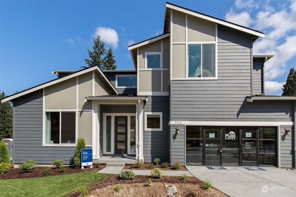 Photo of 3912 NE 27th Place #01, Renton, WA 98059 (MLS # 2053707)