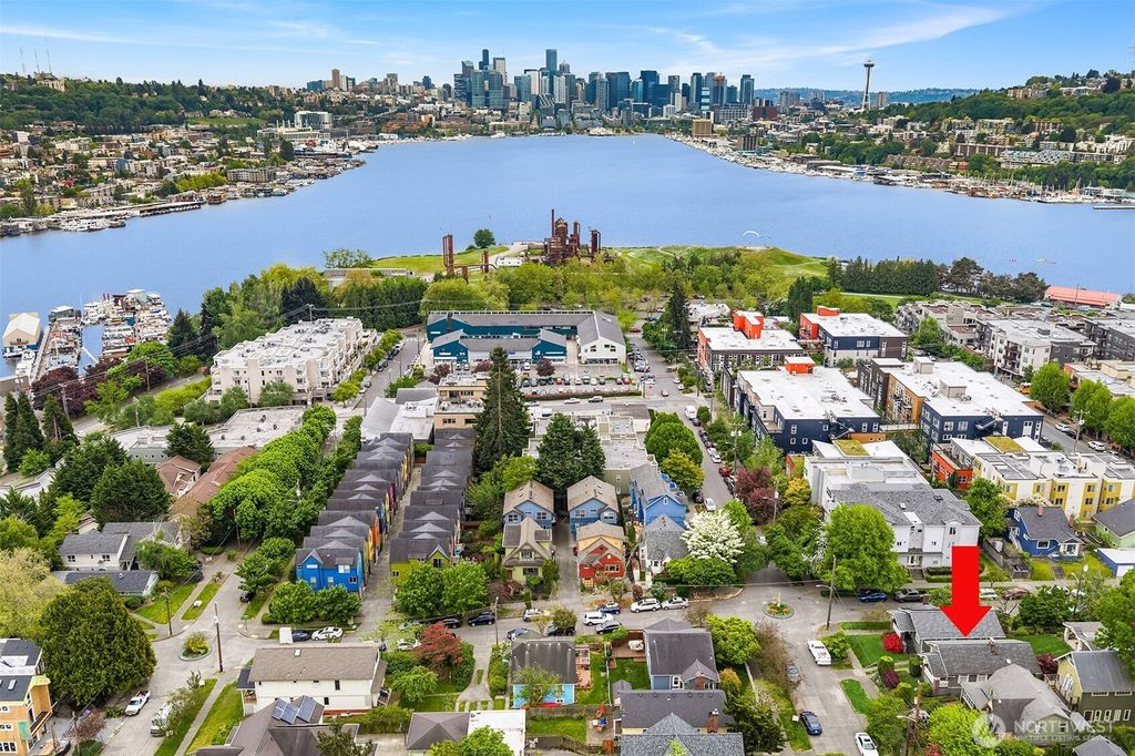 Photo of 3505 Burke Avenue N, Seattle, WA 98103 (MLS # 2522204)