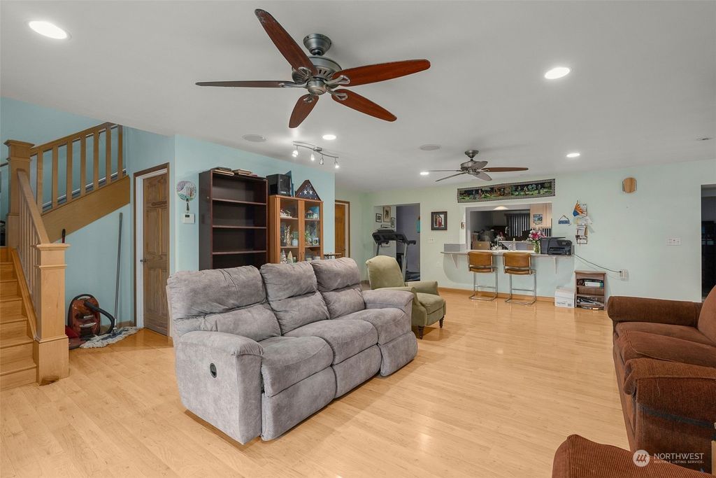 Photo of 841 NE 190th Street, Shoreline, WA 98155 (MLS # 2234997)