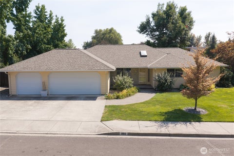 Photo of 860 Fern Court, Walla Walla, WA 99362 (MLS # 2568917)