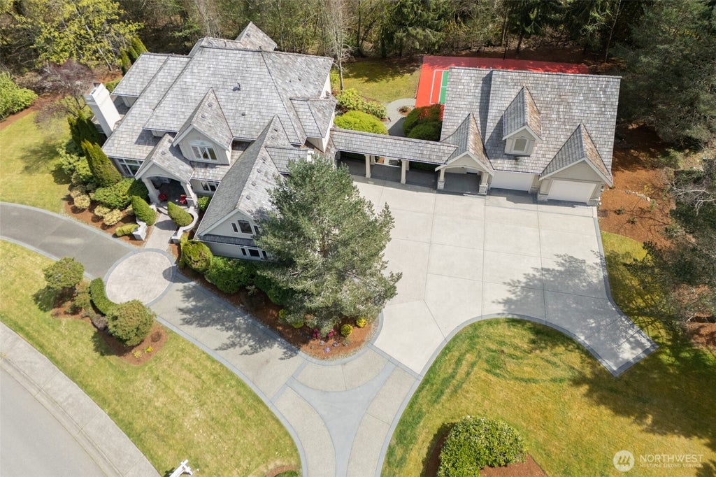 Photo of 818 Windsor Drive SE, Sammamish, WA 98074 (MLS # 2568029)