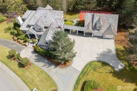 Photo of 818 Windsor Drive SE, Sammamish, WA 98074 (MLS # 2568029)