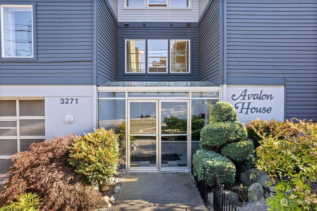 Photo of 3271 SW Avalon Way #101, Seattle, WA 98126 (MLS # 2141111)