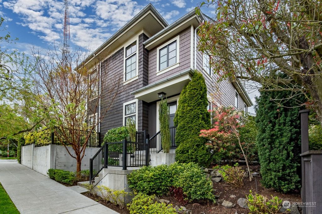 Photo of 170 Garfield Street, Seattle, WA 98109 (MLS # 2058491)