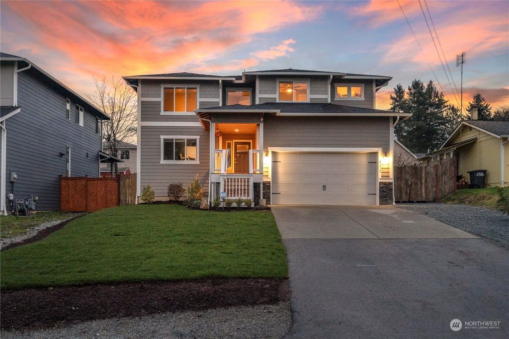 Photo of 27012 13th Avenue S, Des Moines, WA 98198 (MLS # 2195849)