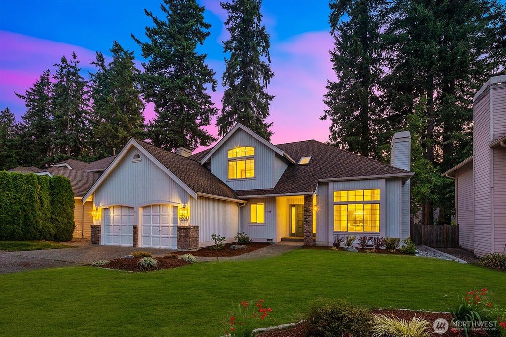 Photo of 4631 244th Place SE, Issaquah, WA 98029 (MLS # 2412486)