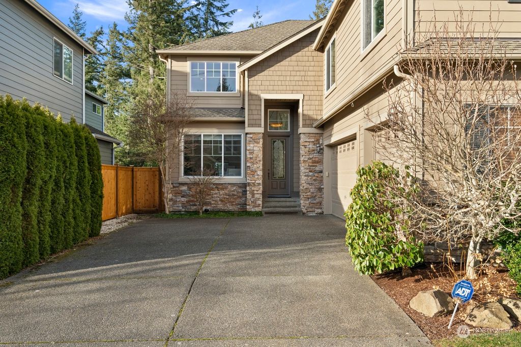 Photo of 6803 Crest View Avenue SE, Snoqualmie, WA 98065 (MLS # 2325008)