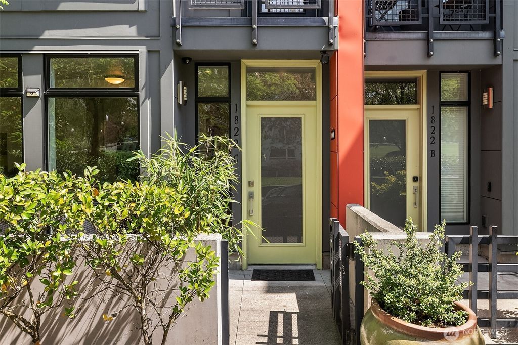 Photo of 1822 11th Avenue #C, Seattle, WA 98122 (MLS # 2384560)