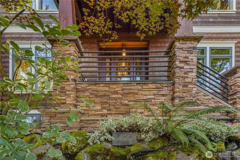 Photo of 1423 37th Avenue, Seattle, WA 98122 (MLS # 2491011)