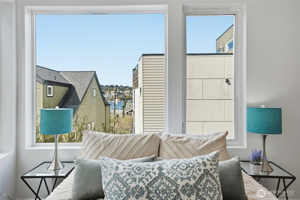 Photo of 2512 Yale Avenue E #B, Seattle, WA 98102 (MLS # 2502623)