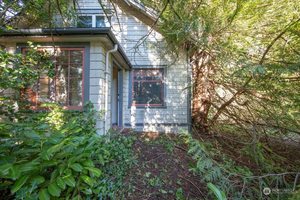 Photo of 3008 NE 95th Street, Seattle, WA 98115 (MLS # 2025214)