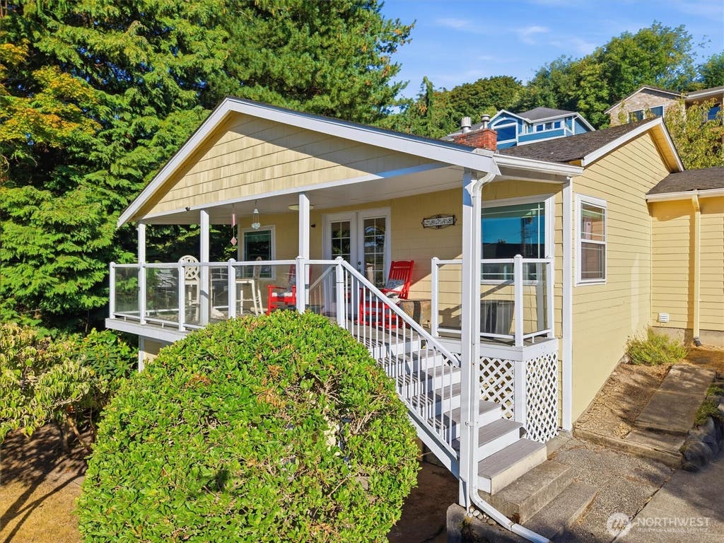 Photo of 28748 Sound View Drive DR S, Des Moines, WA 98198 (MLS # 2568661)