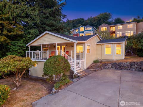 Photo of 28748 Sound View Drive DR S, Des Moines, WA 98198 (MLS # 2568661)