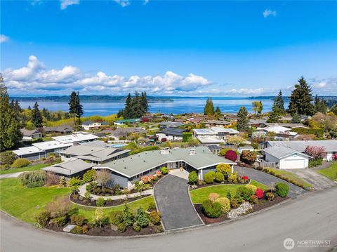 Photo of 806 S 295th Place, Federal Way, WA 98003 (MLS # 2509294)