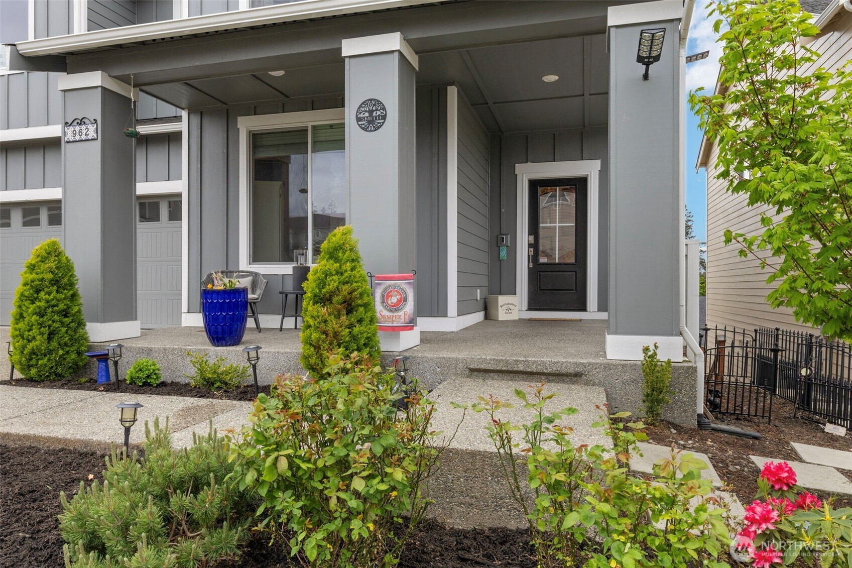 962 Thrush Court SE