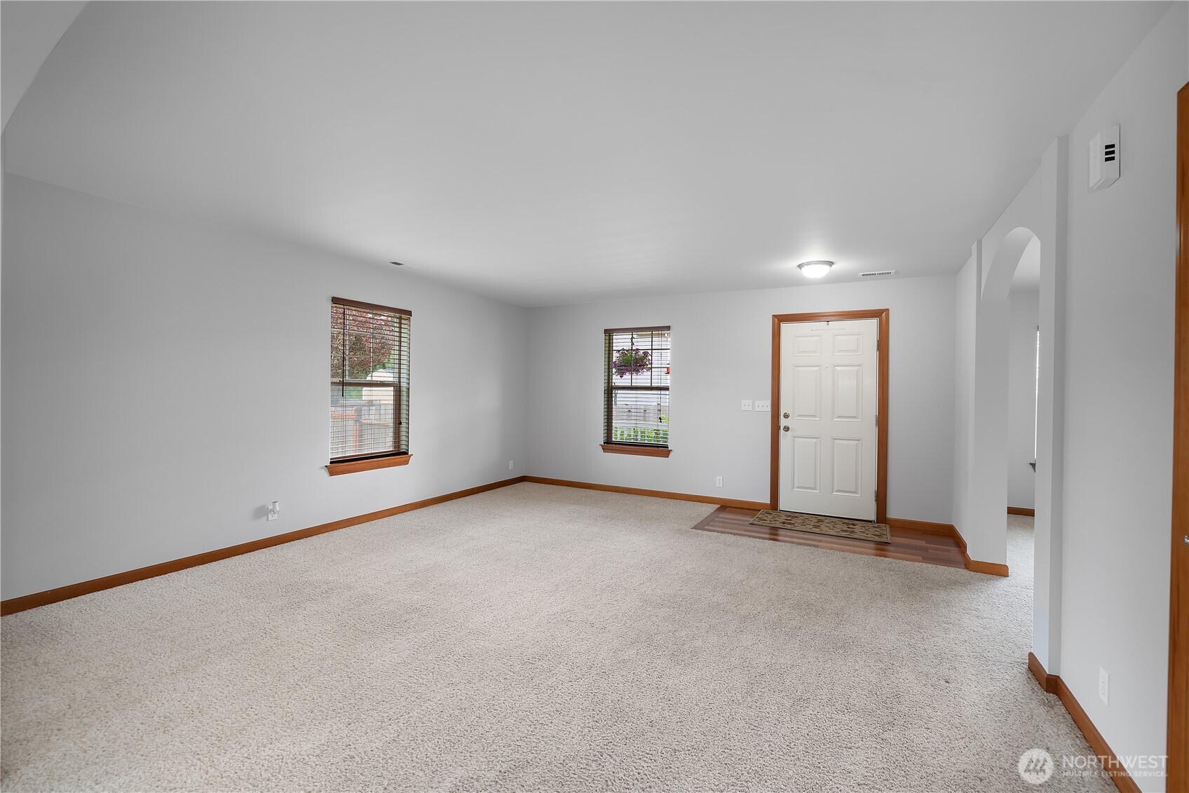 516 Emerald Court SE