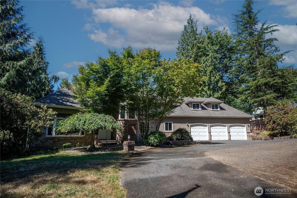 Photo of 18109 236th Avenue NE, Woodinville, WA 98077 (MLS # 2527825)