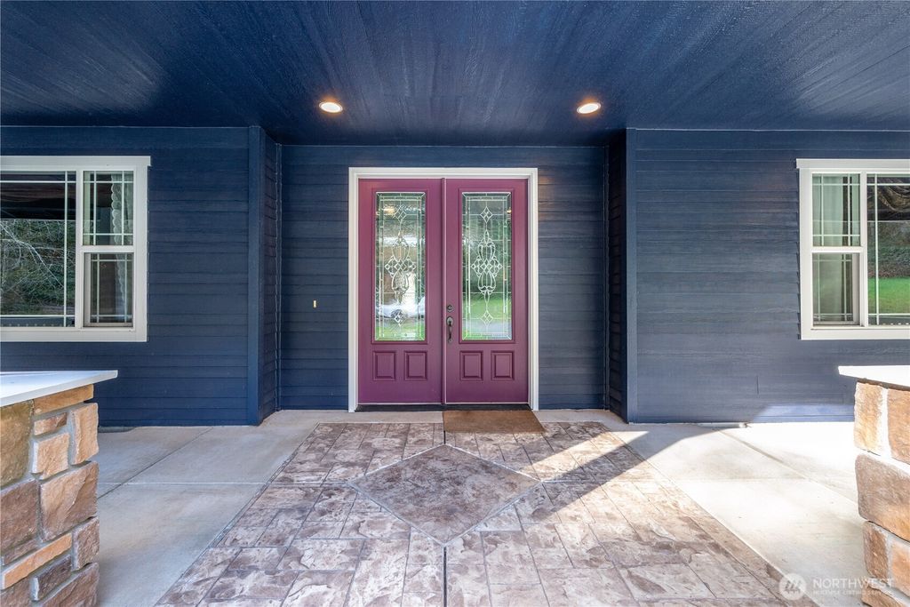 Photo of 547 Lone Oak Road, Longview, WA 98632 (MLS # 2488878)