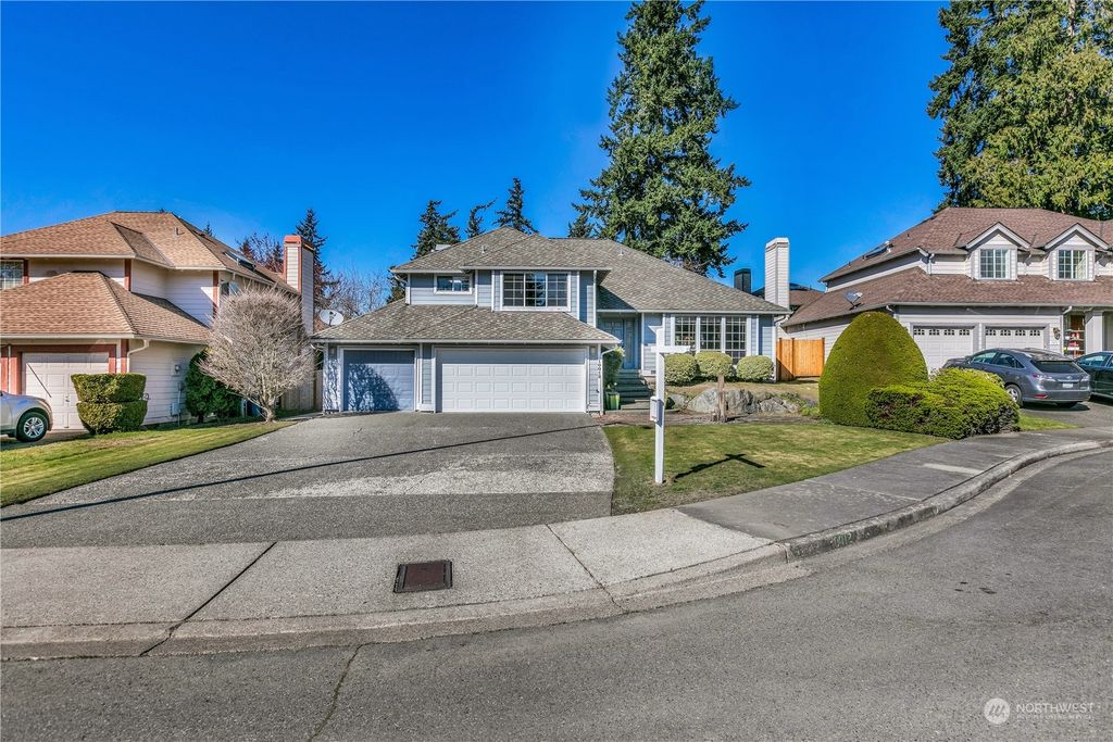 Photo of 10012 SE 247th Place, Kent, WA 98030 (MLS # 2209200)