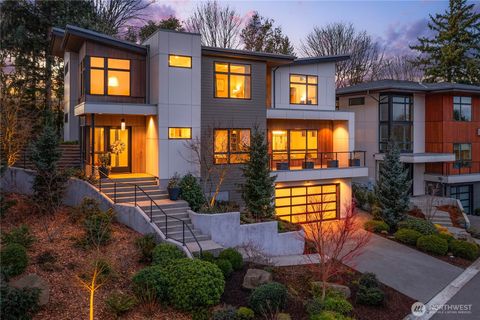 Photo of 8260 SE 31st Street, Mercer Island, WA 98040 (MLS # 2511061)