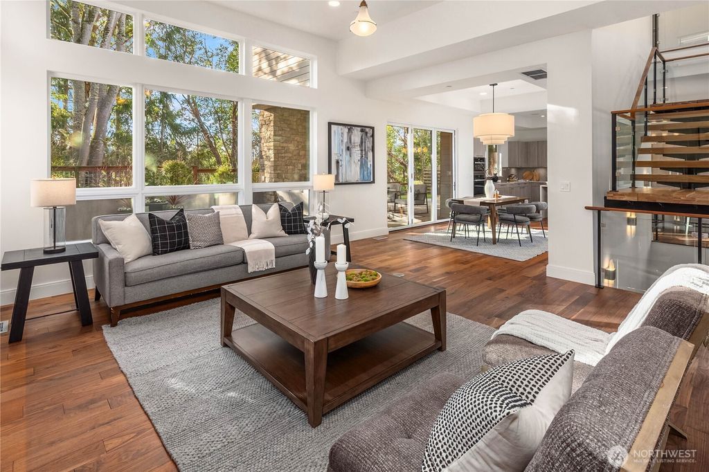 Photo of 8260 SE 31st Street, Mercer Island, WA 98040 (MLS # 2511061)