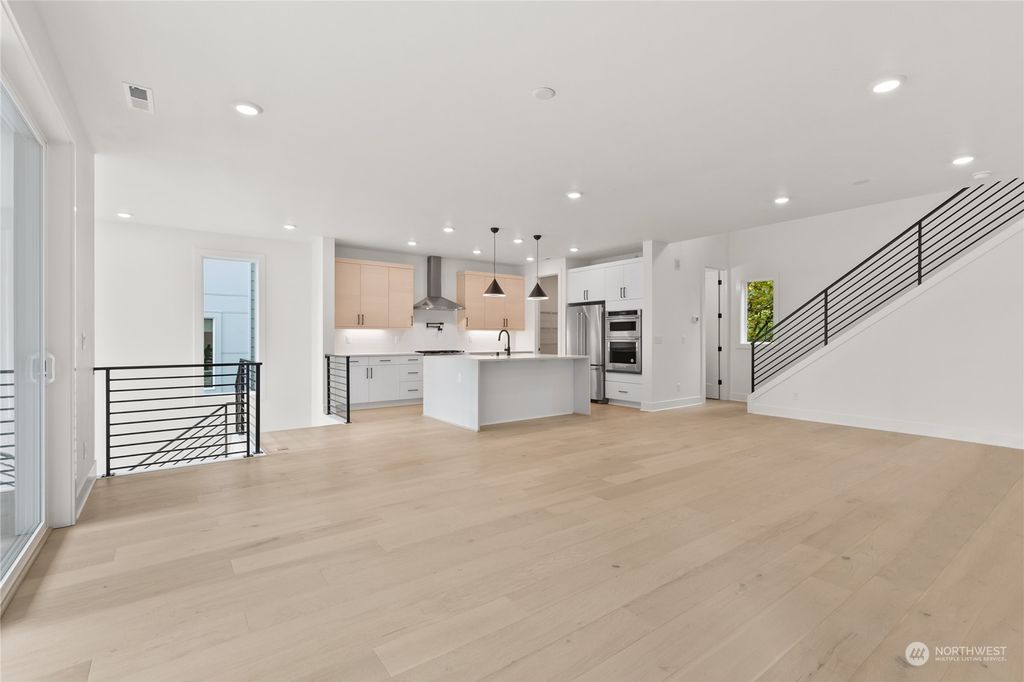Photo of 7808 NE 123rd Court, Kirkland, WA 98034 (MLS # 2026636)