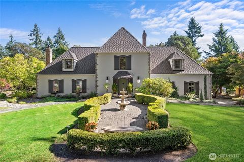 Photo of 12628 72nd Avenue NE, Kirkland, WA 98034 (MLS # 2442765)