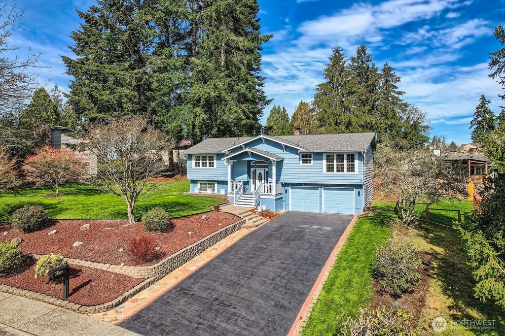 Photo of 2216 SW 309th Street, Federal Way, WA 98023 (MLS # 2342671)