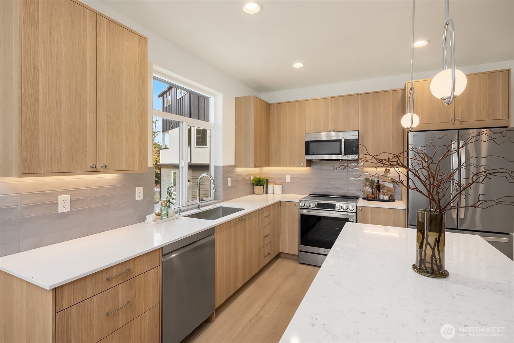 10821 11th Avenue NE