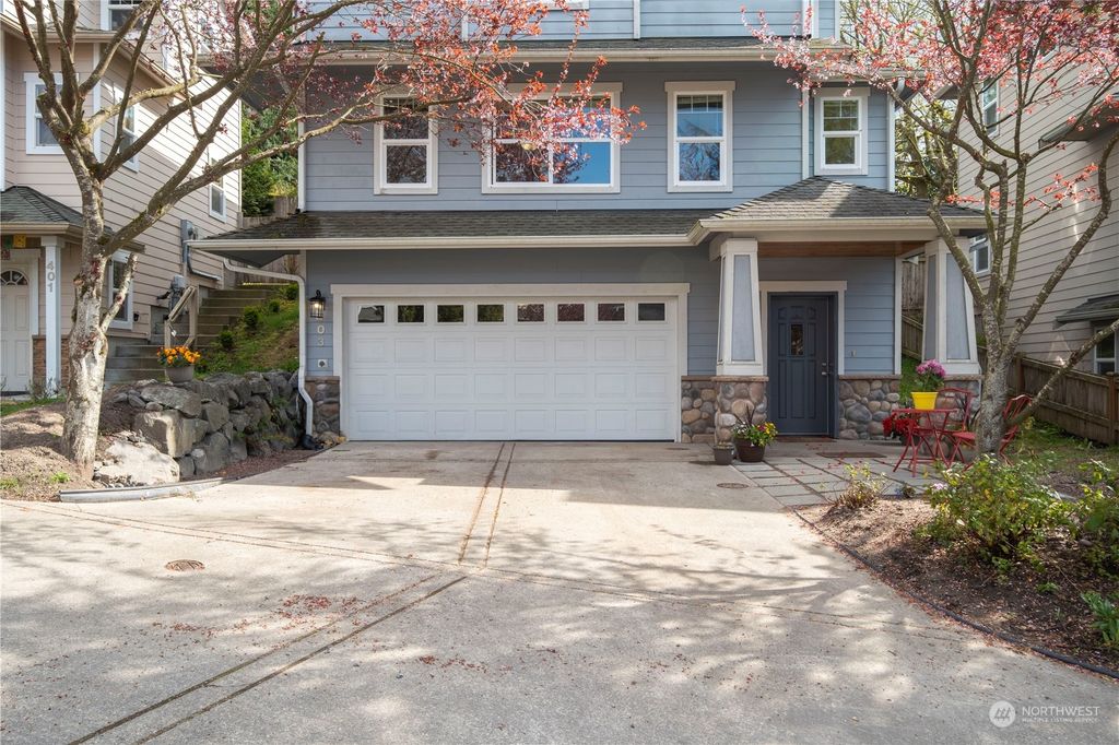 Photo of 403 46th Street SE, Everett, WA 98203 (MLS # 2058520)