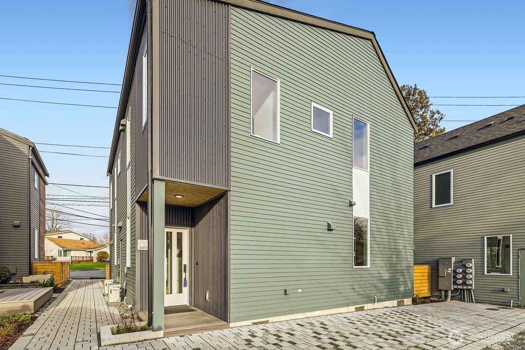 Photo of 8473 Seward Park Avenue S, Seattle, WA 98118 (MLS # 2325467)