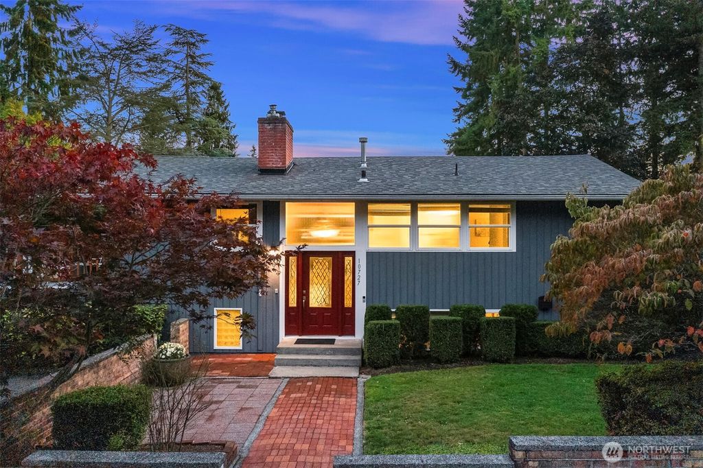 Photo of 10727 NE 187th Street, Bothell, WA 98011 (MLS # 2436876)