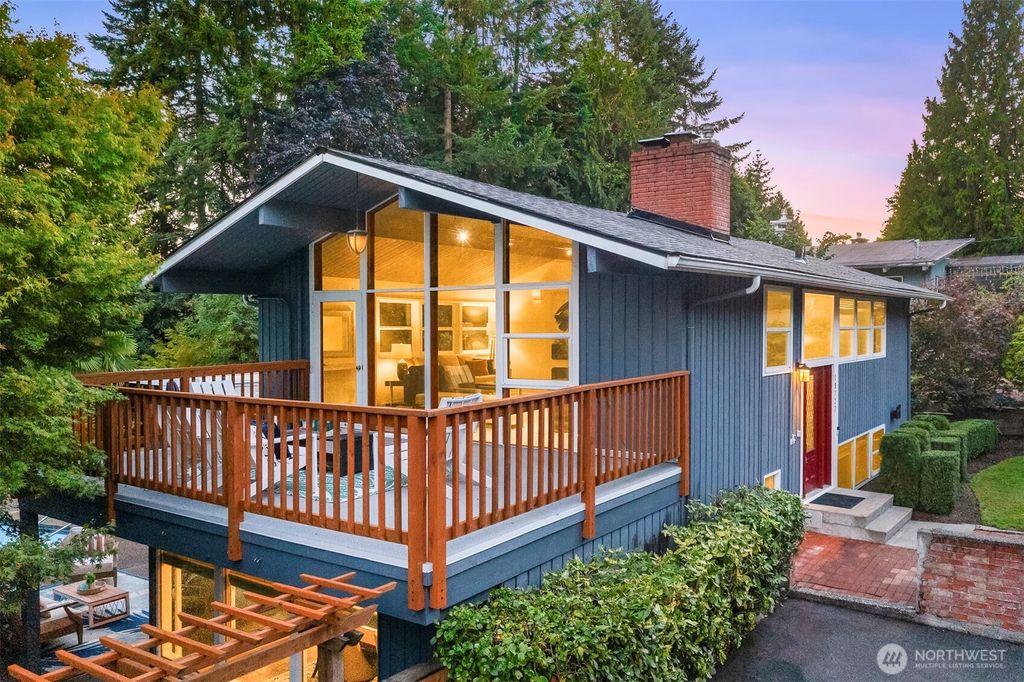 Photo of 10727 NE 187th Street, Bothell, WA 98011 (MLS # 2436876)